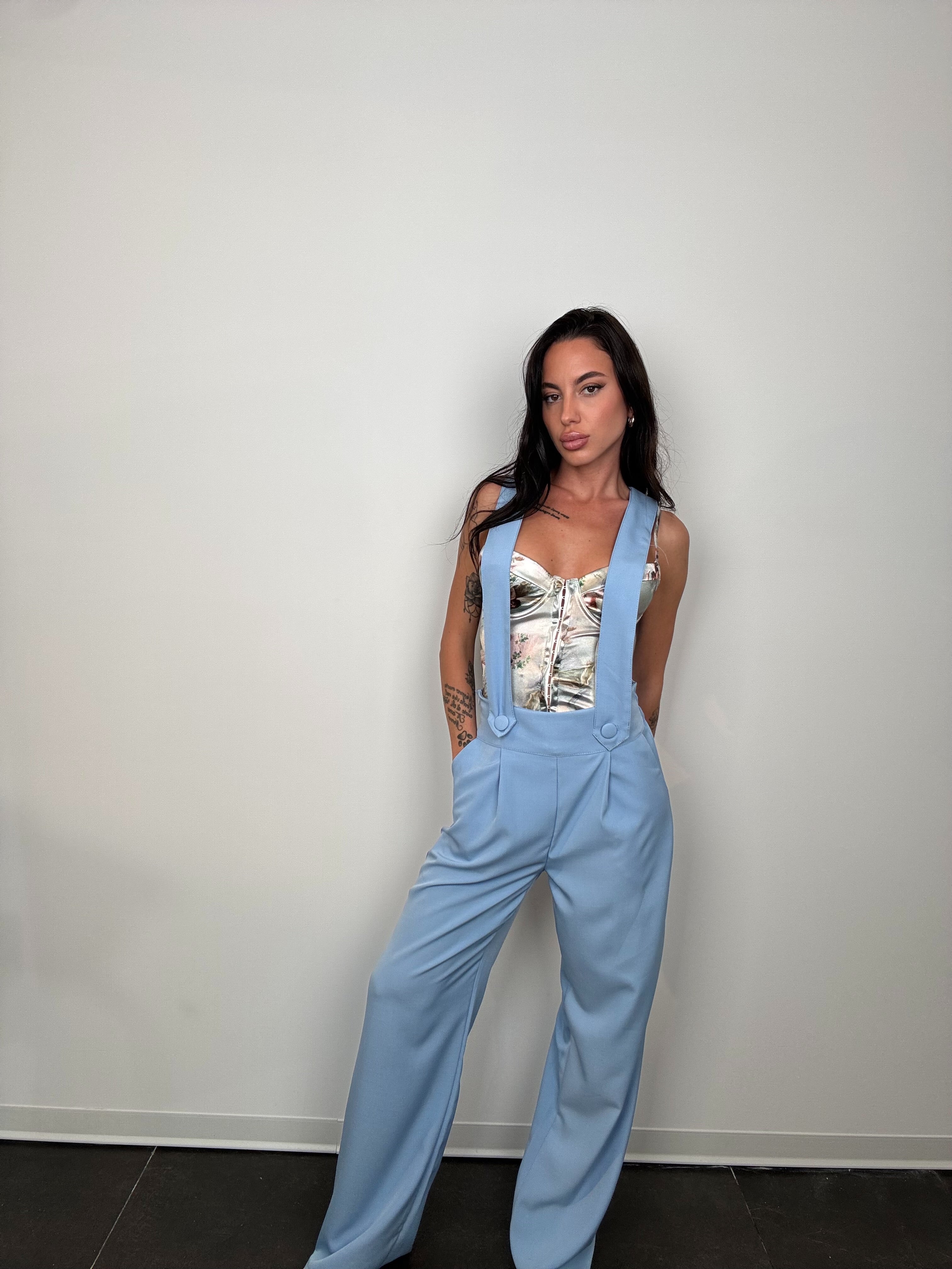 Pant con bretelle azzurro