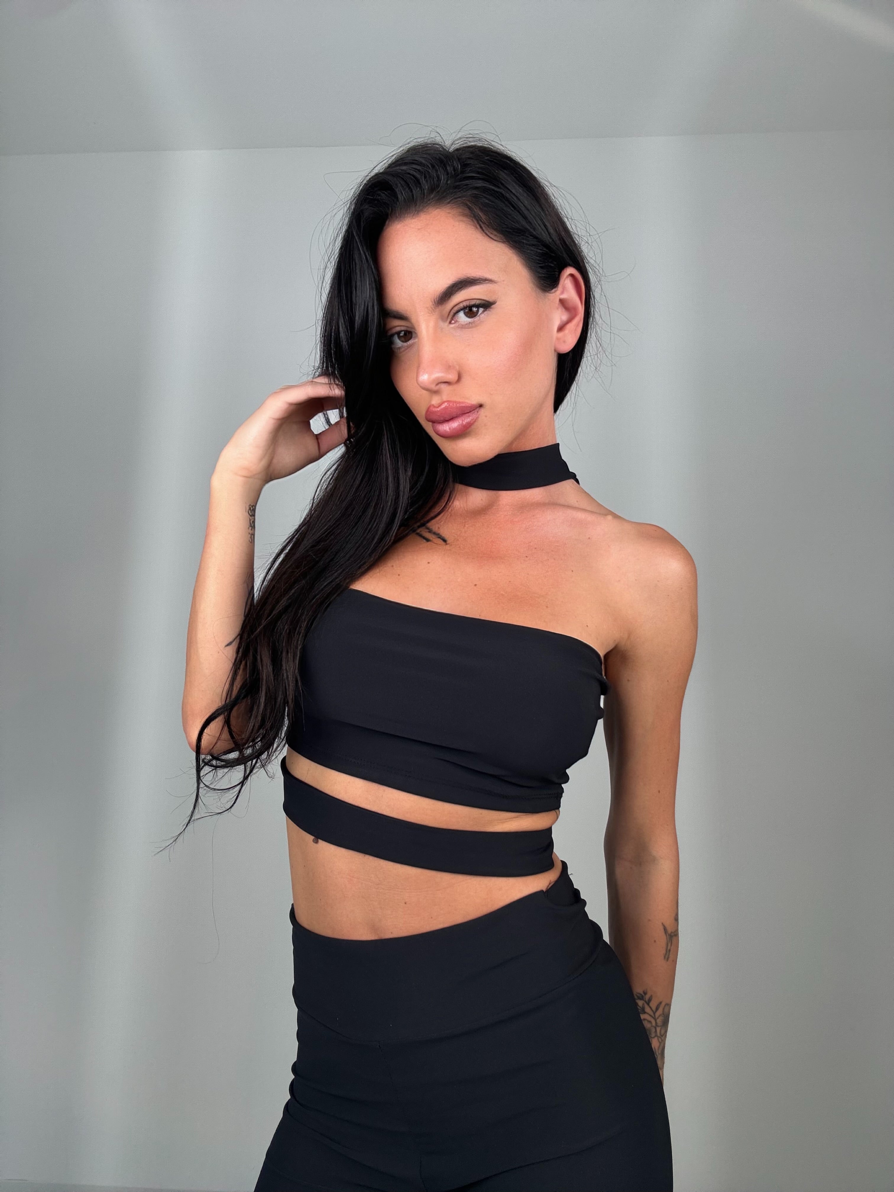 Top yole nero