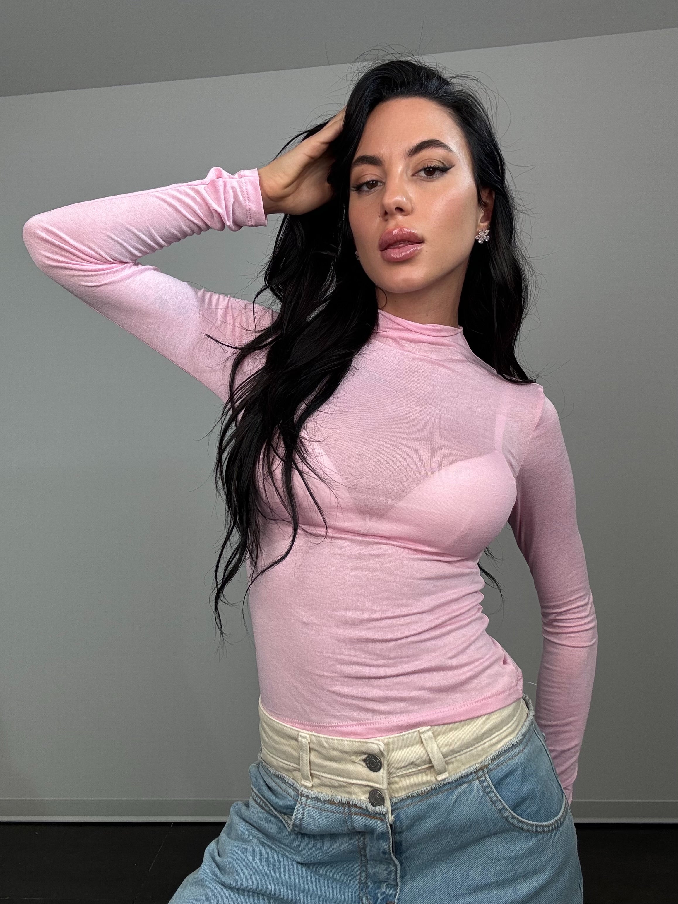 Top essential pink