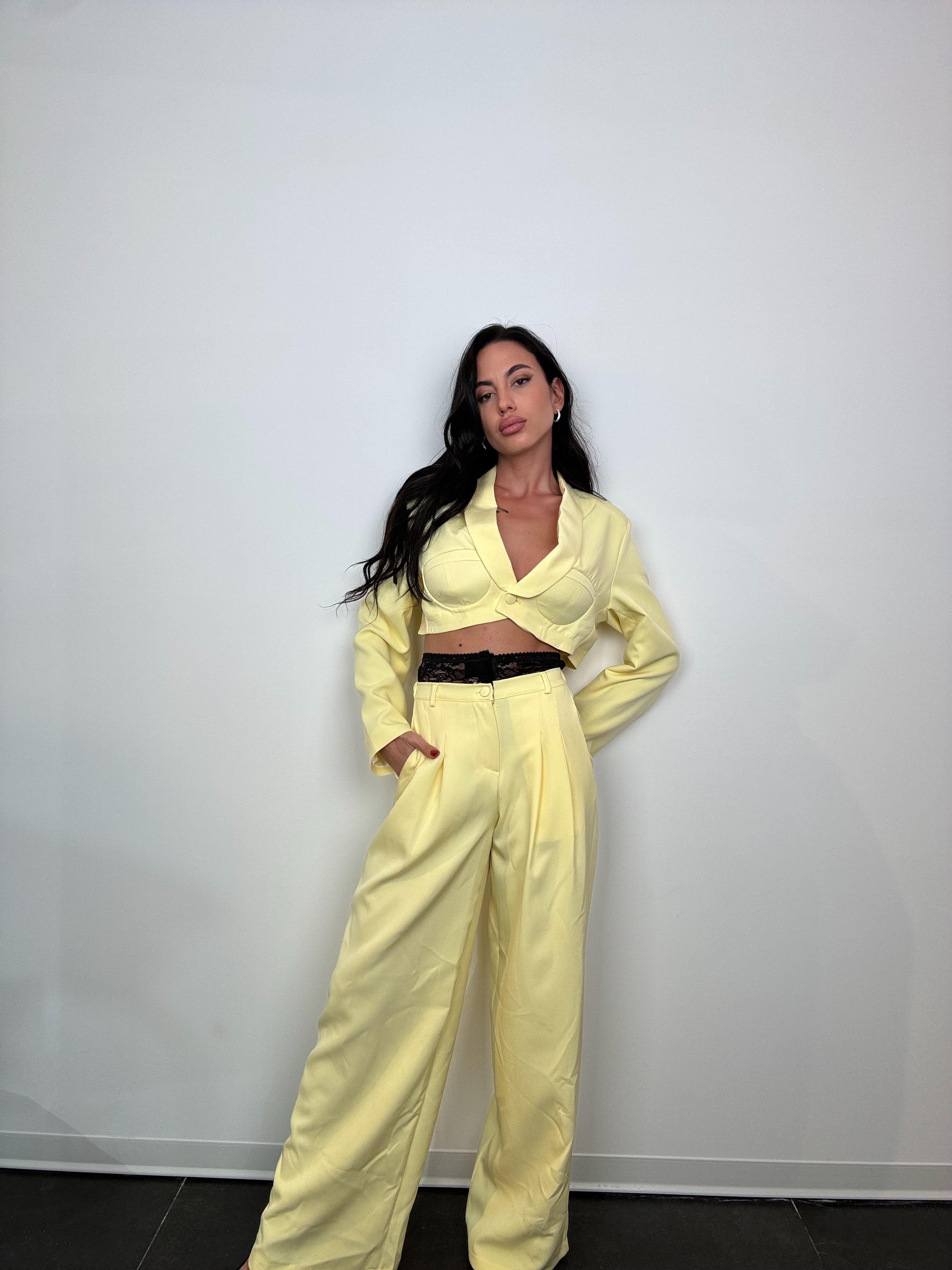 Tailleur gyara giallo