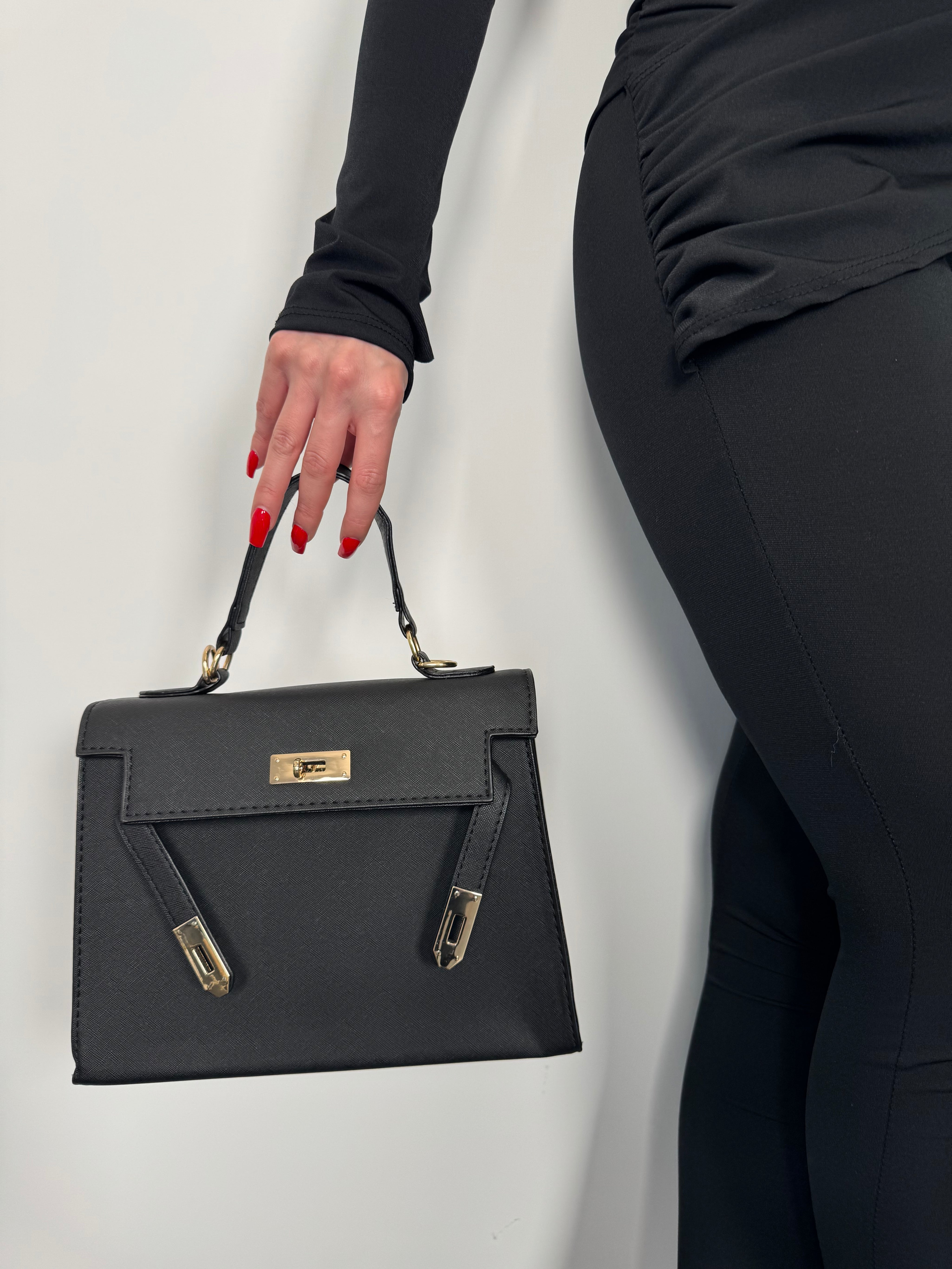 BAG HER BIG