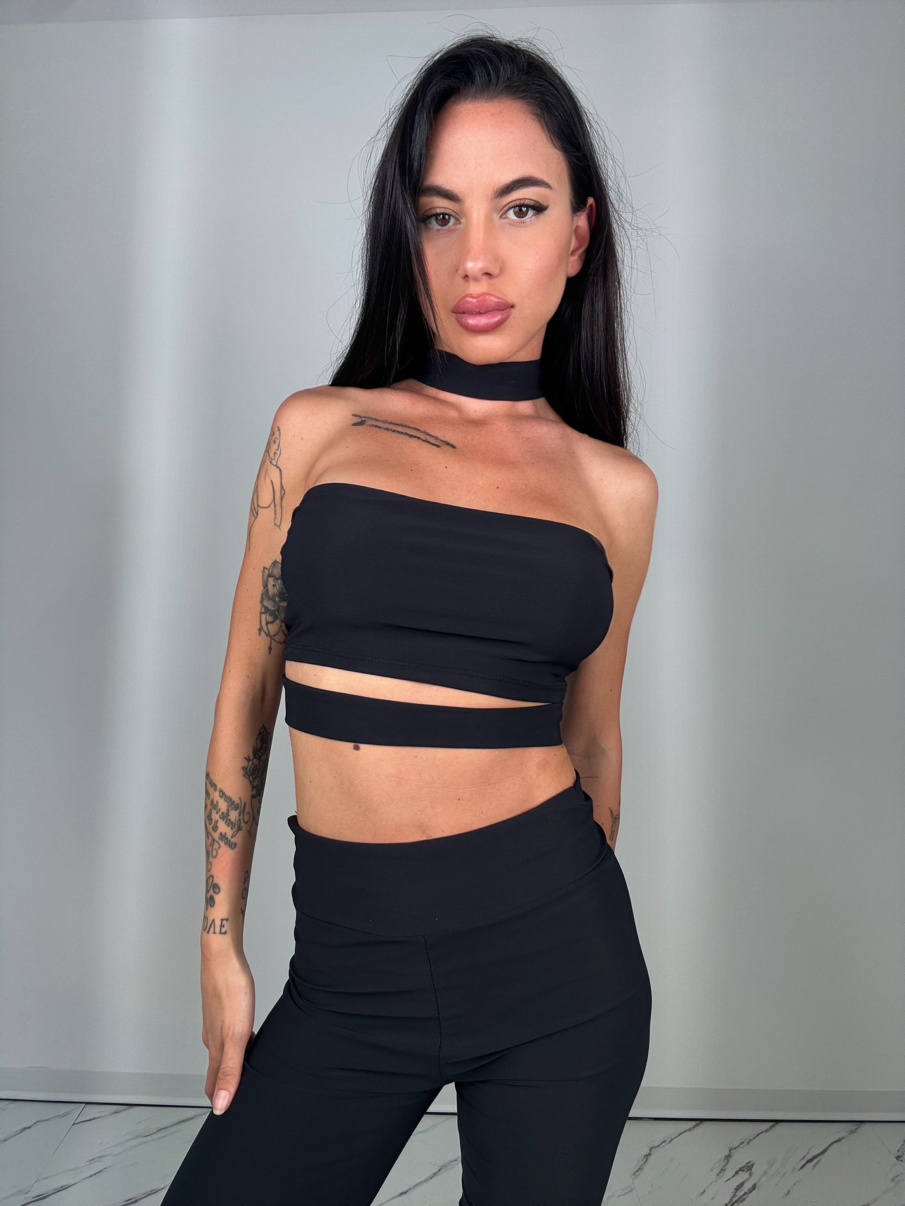 Top yole nero