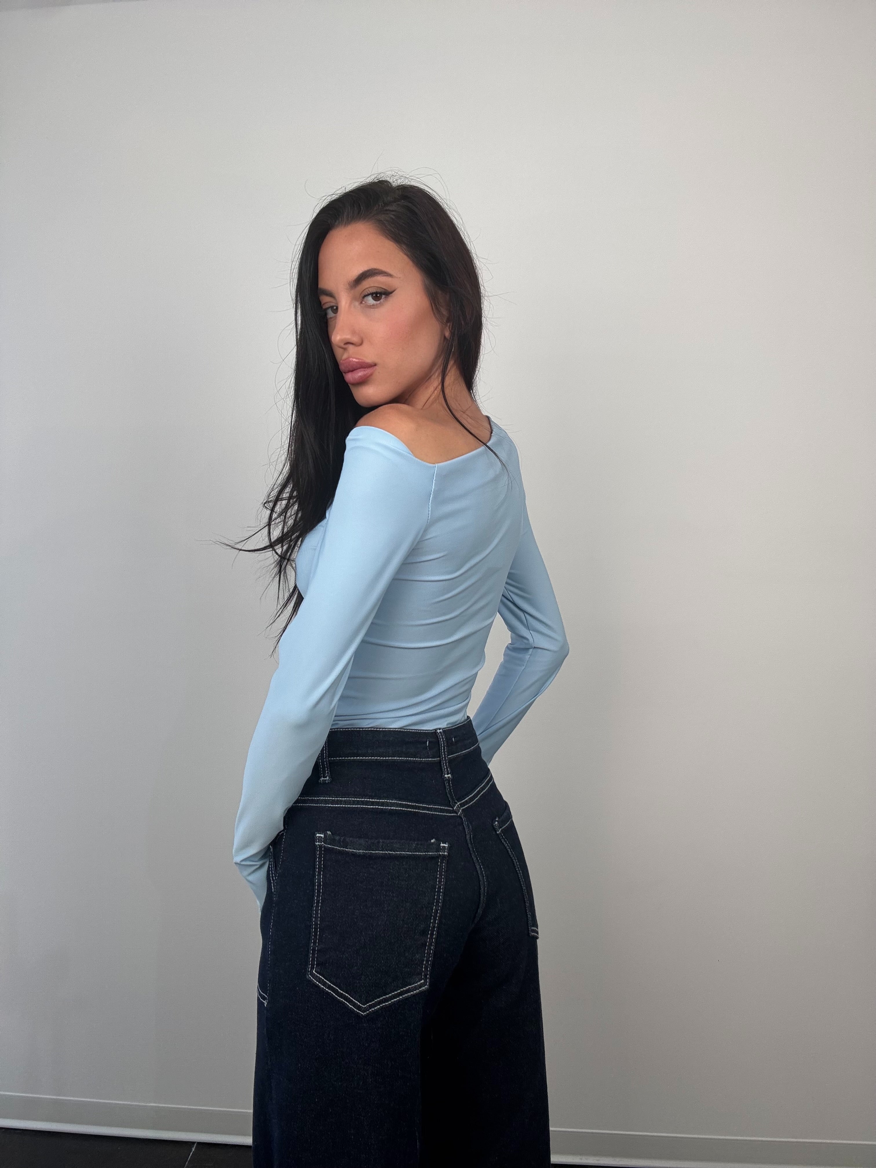 Top kim azzurro polvere