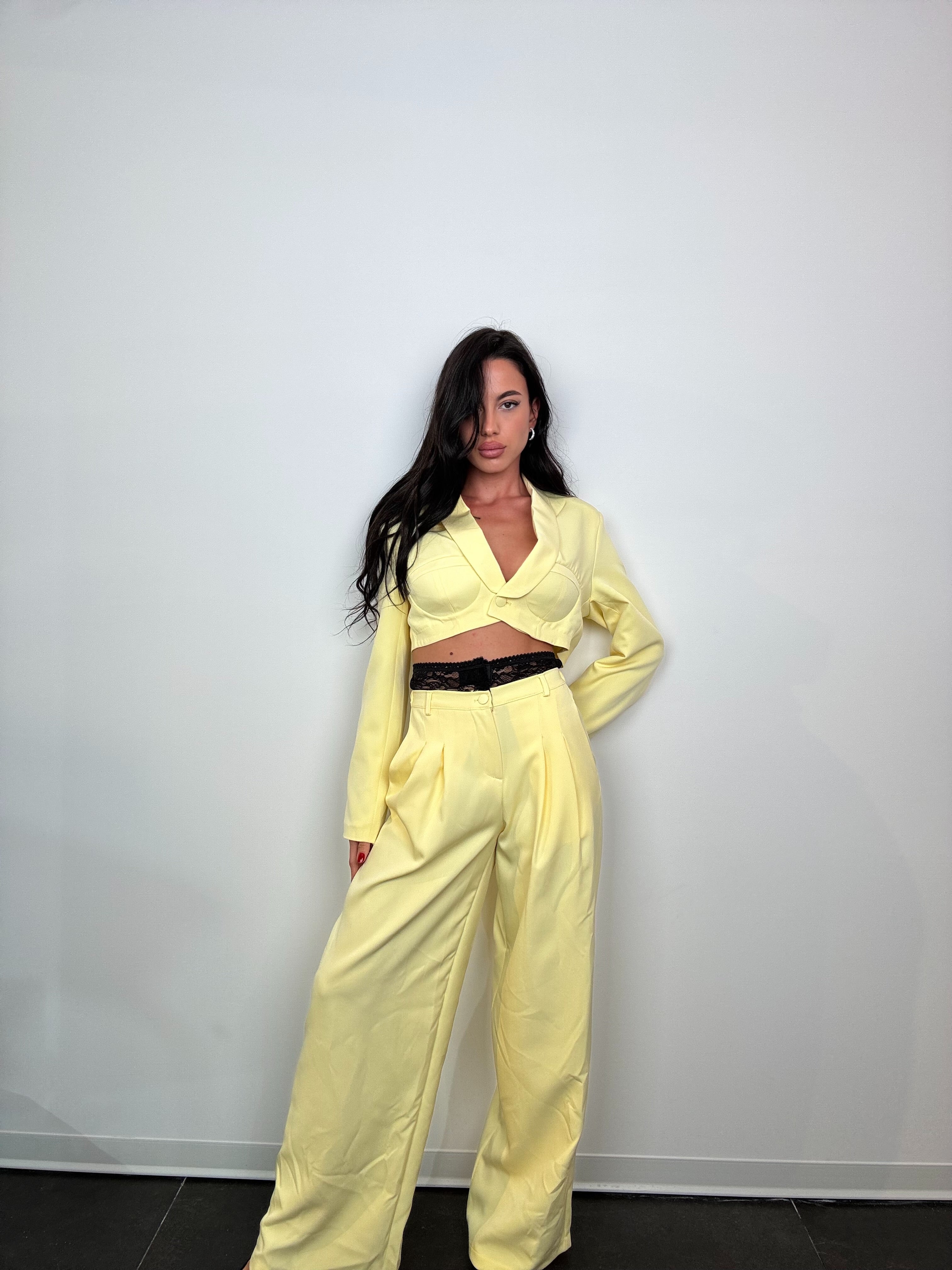 Tailleur gyara giallo